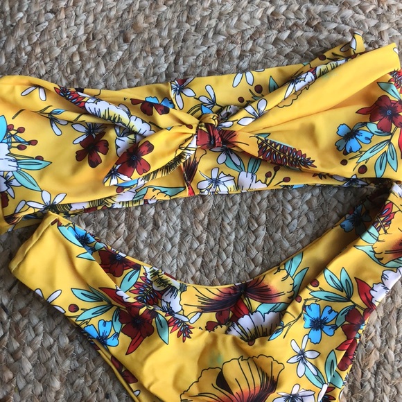 Super cute floral yellow bandeau bikini - Picture 4 of 8